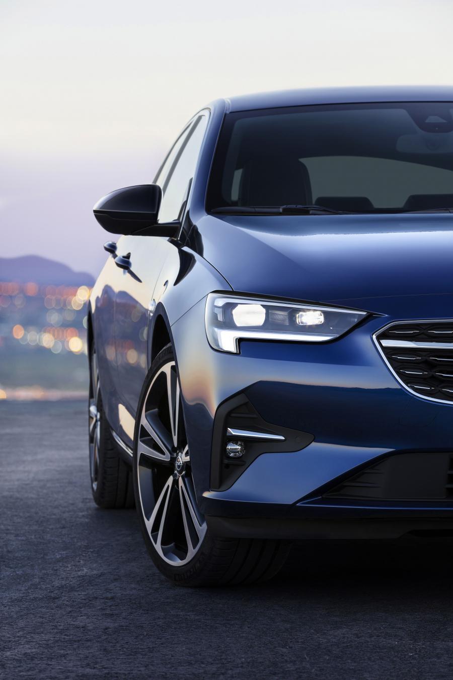 Детали экстерьера Opel Insignia Grand Sport 2020 года  (фото 4 из 18)